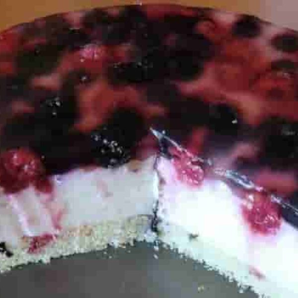 Kuchen de Yoghurt con frutos del bosque